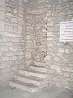 Aubenas, Chateau, Escalier et porte condamnee (1)